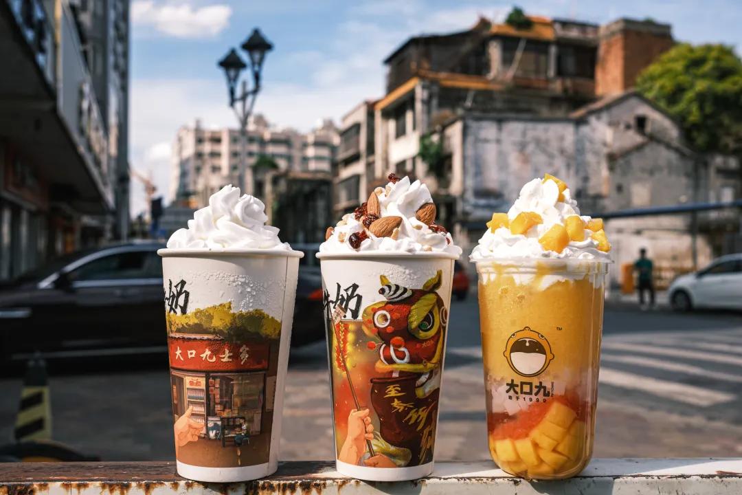 创业的年轻人，选择自创奶茶品牌还是奶茶加盟好？